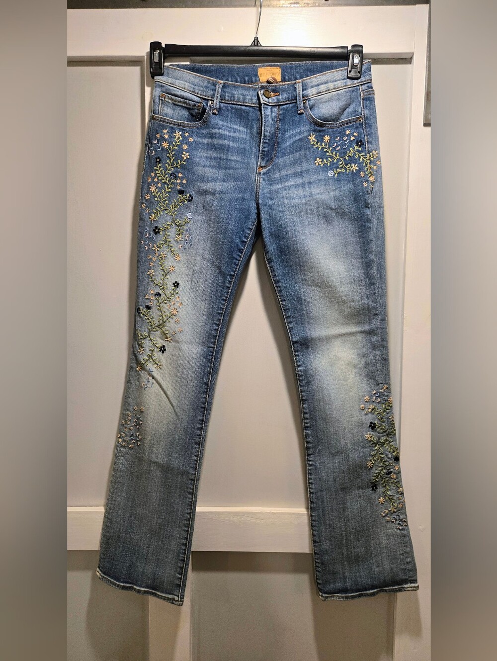 DRIFTWOOD Boot Cut Blue Jeans with Floral Embroidery